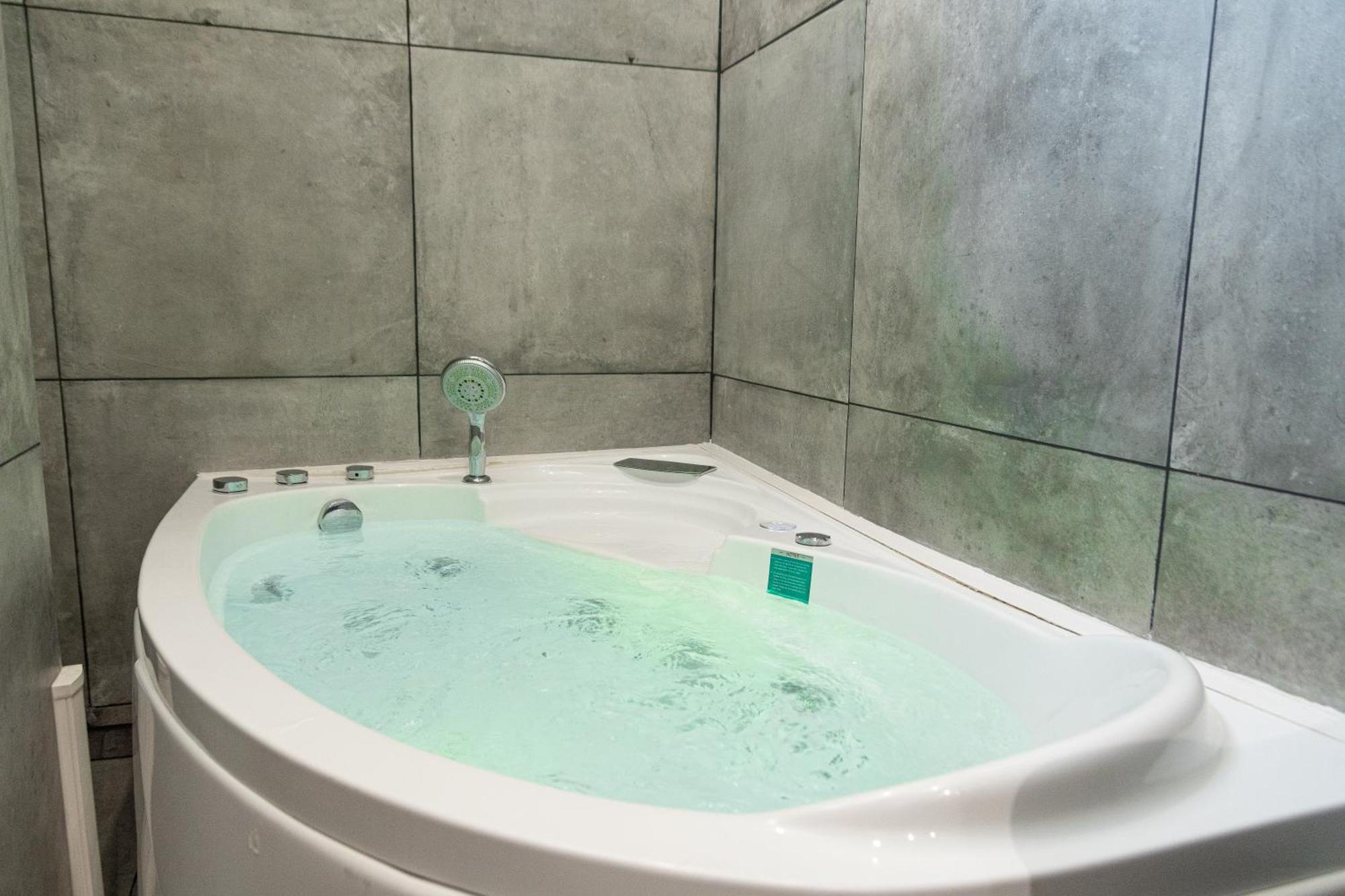 Lavie Maison Eiffel Ac Hot Tub Paris Dış mekan fotoğraf